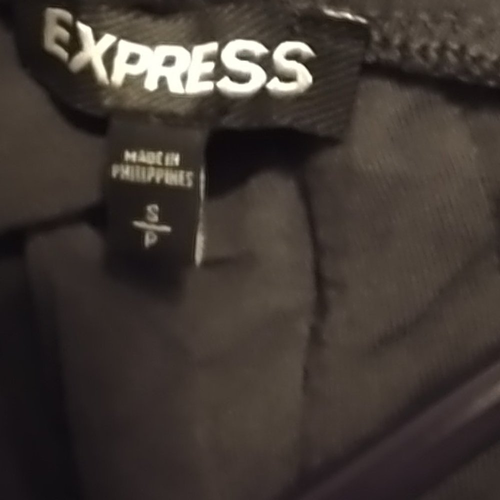 Express ruffle halter - Picture 3 of 3